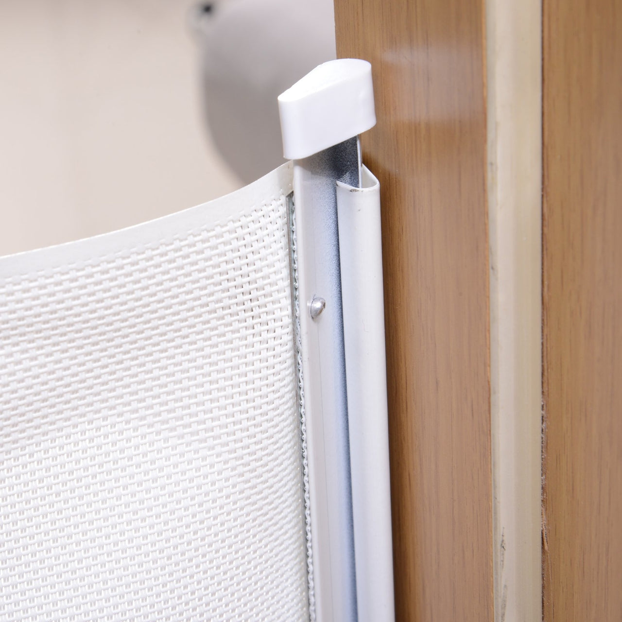 Wit Oprolbaar Veiligheidshek – 115 cm Breed voor Trappen en Deuren