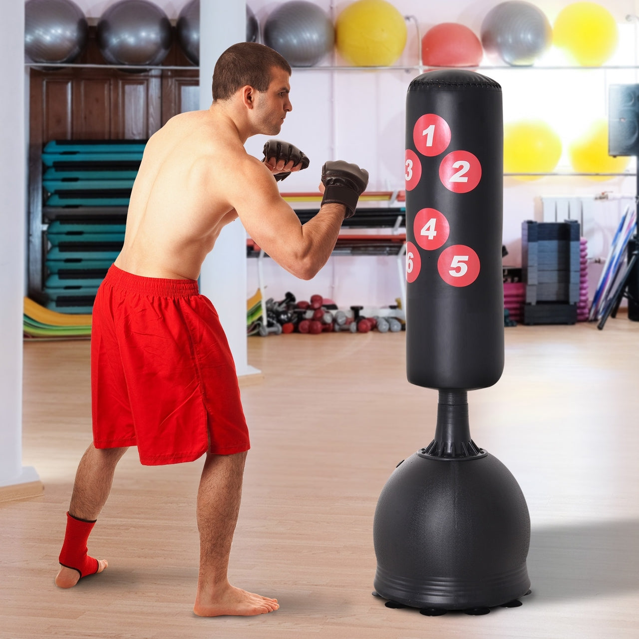 Staande bokszak 165 cm – boksdummy met vulbare voet