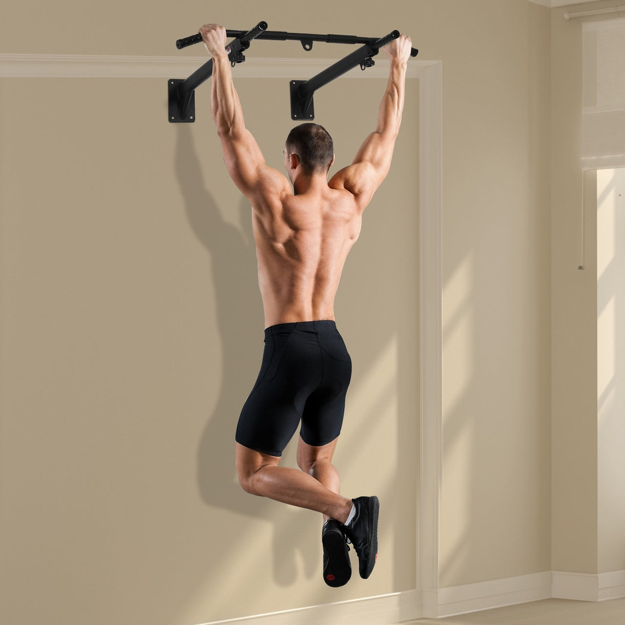 Pull up bar zwart – wandmontage met 150 kg draagvermogen