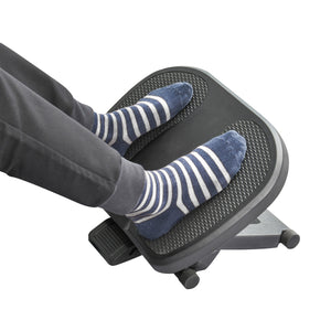 Ergonomische voetensteun met massageoppervlak en verstelbare hoek (0–30°) voor comfortabel gebruik onder het bureau