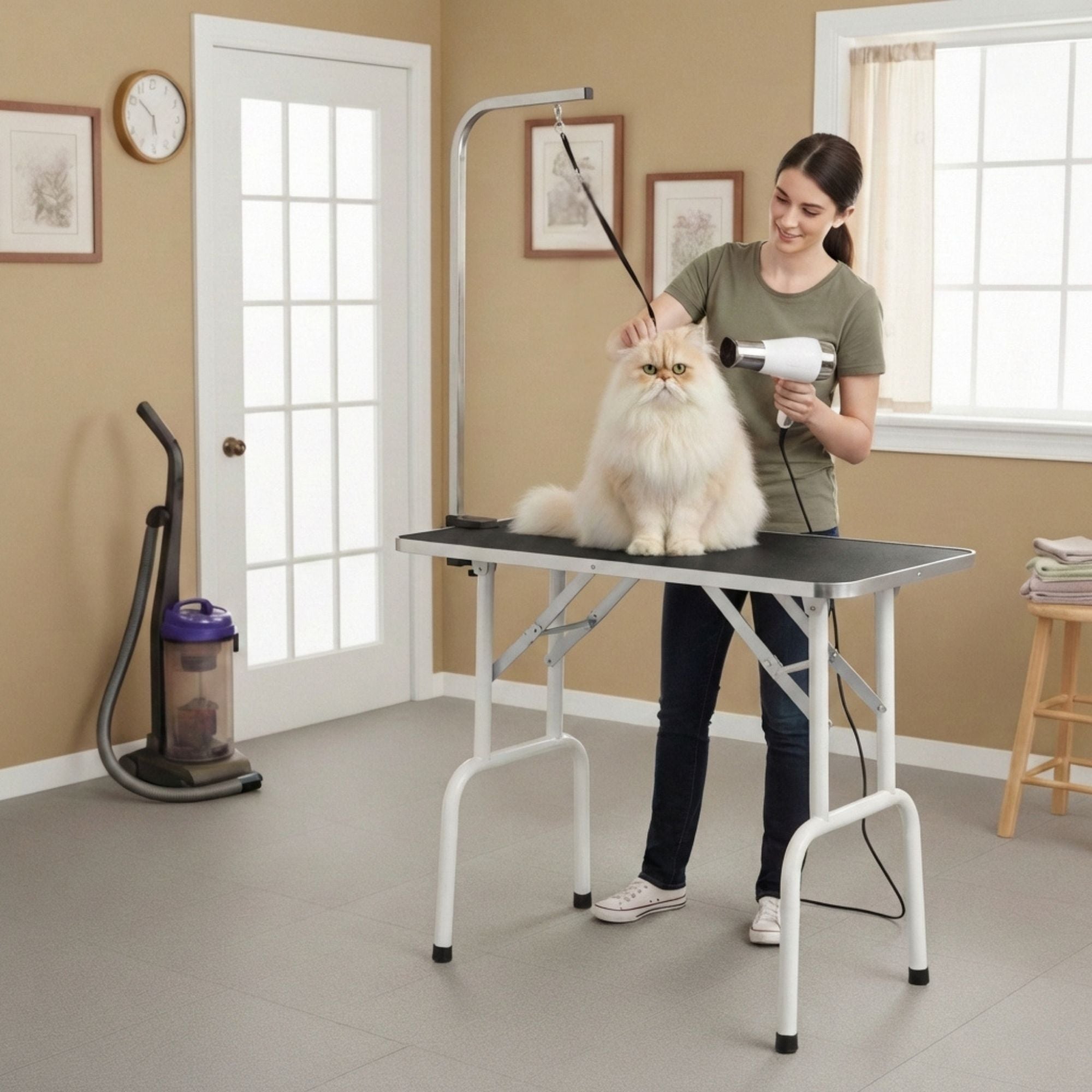 Honden trimtafel zwart 81x49x80cm – Inklapbare tafel met verstelbare trimarm en aanlijnoptie, gebruikt voor kat verzorgen en föhnen