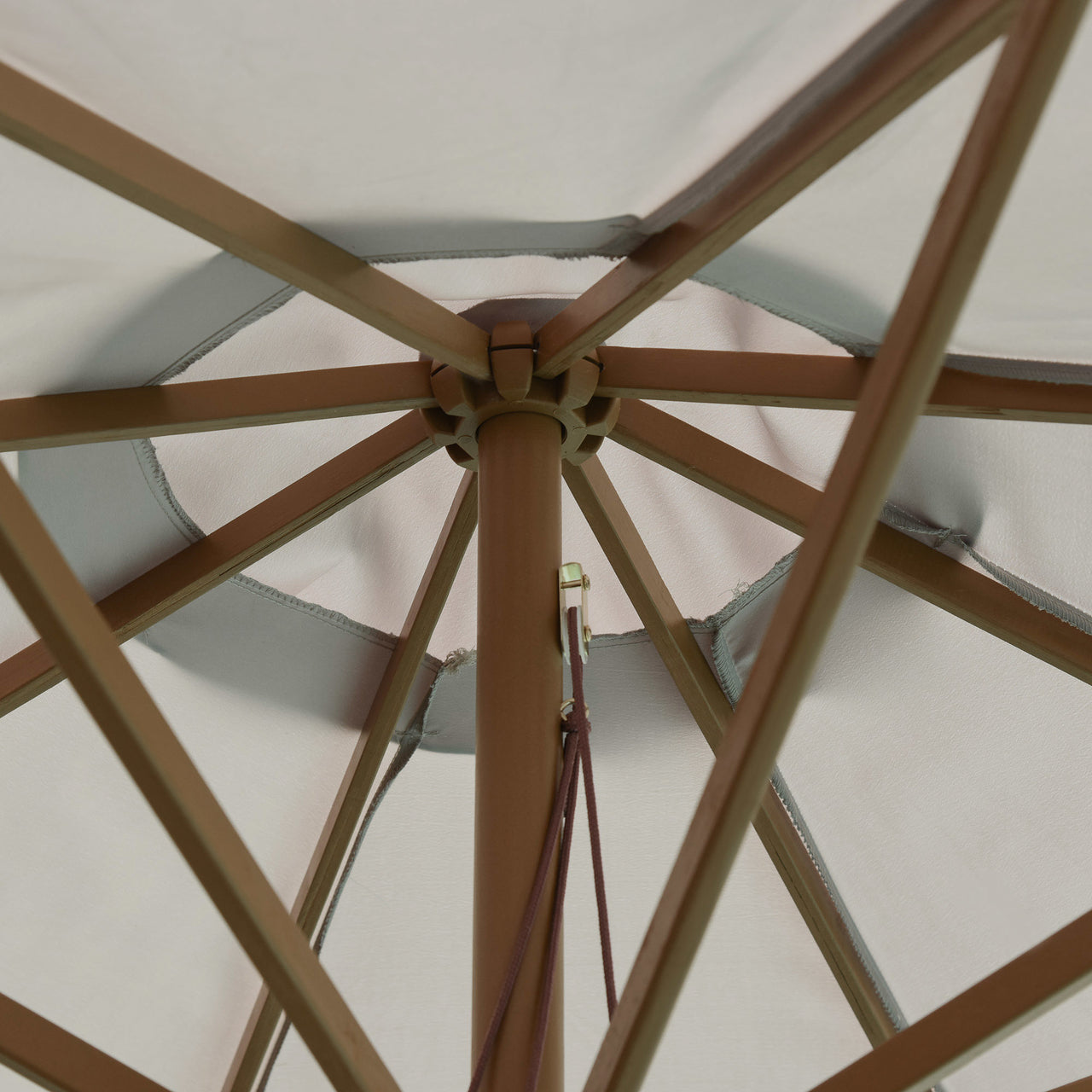 Stijlvolle houten tuinparasol – grijs, 3 x 2,5 m met verstelbare kantelfunctie