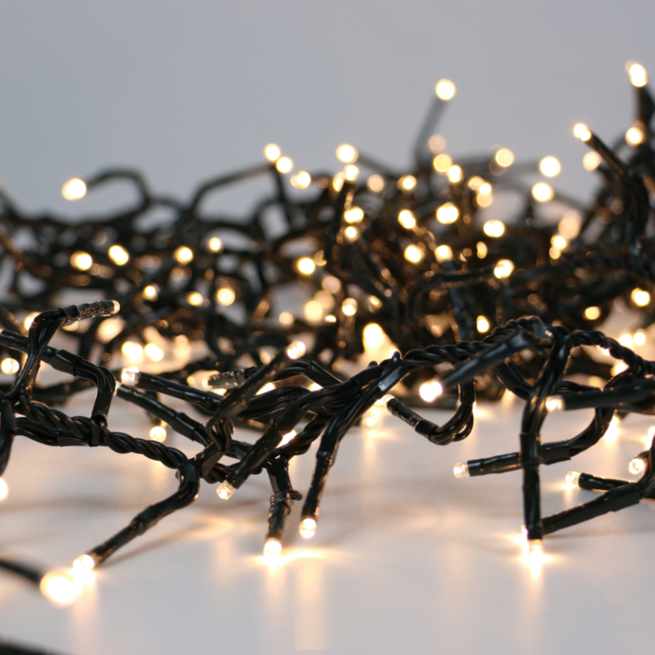 Uitgebreide kerstverlichting met 1800 LED’s – 36 meter extra warm wit cluster