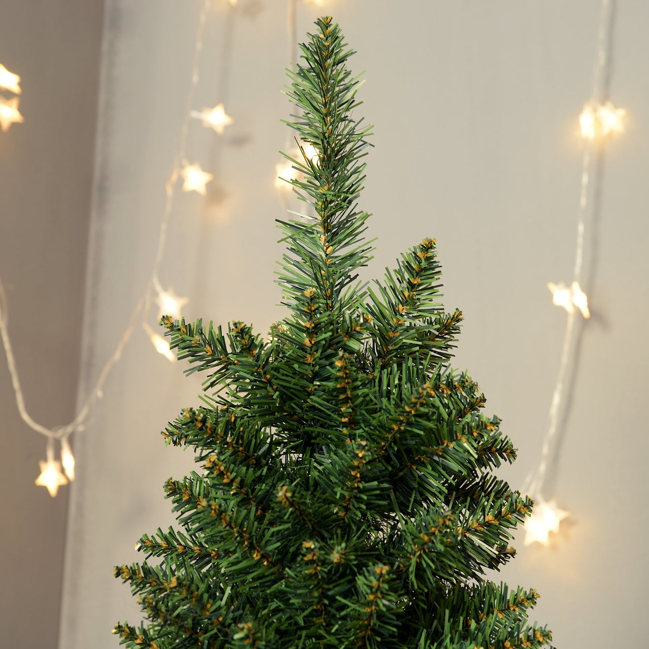 Smalle kunstkerstboom 210 cm – perfect voor kleine ruimtes