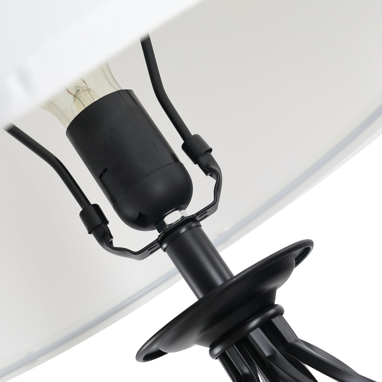 Set vintage verlichting: staande lamp en 2 tafellampen in wit en zwart voor stijlvolle ambiance