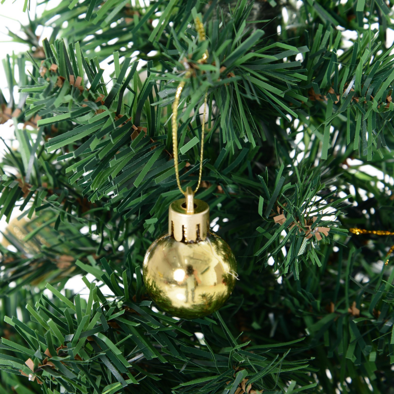 Compacte kunstkerstboom 60 cm met LED-verlichting en kerstballen voor directe kerstsfeer