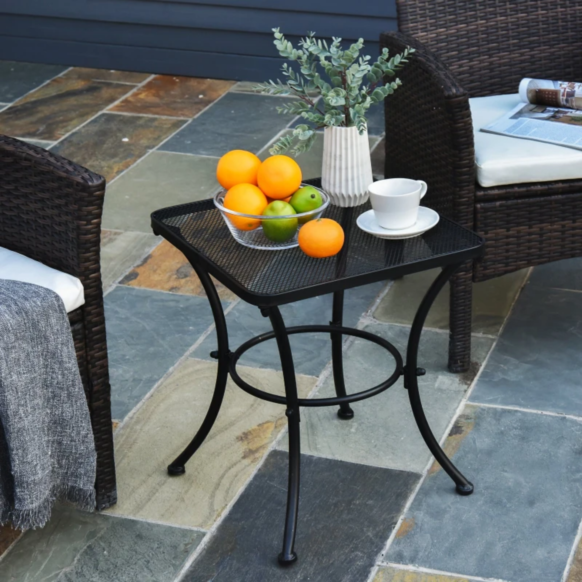 Zwarte metalen bijzettafel 45x45x52 cm – compact en modern voor tuin of balkon