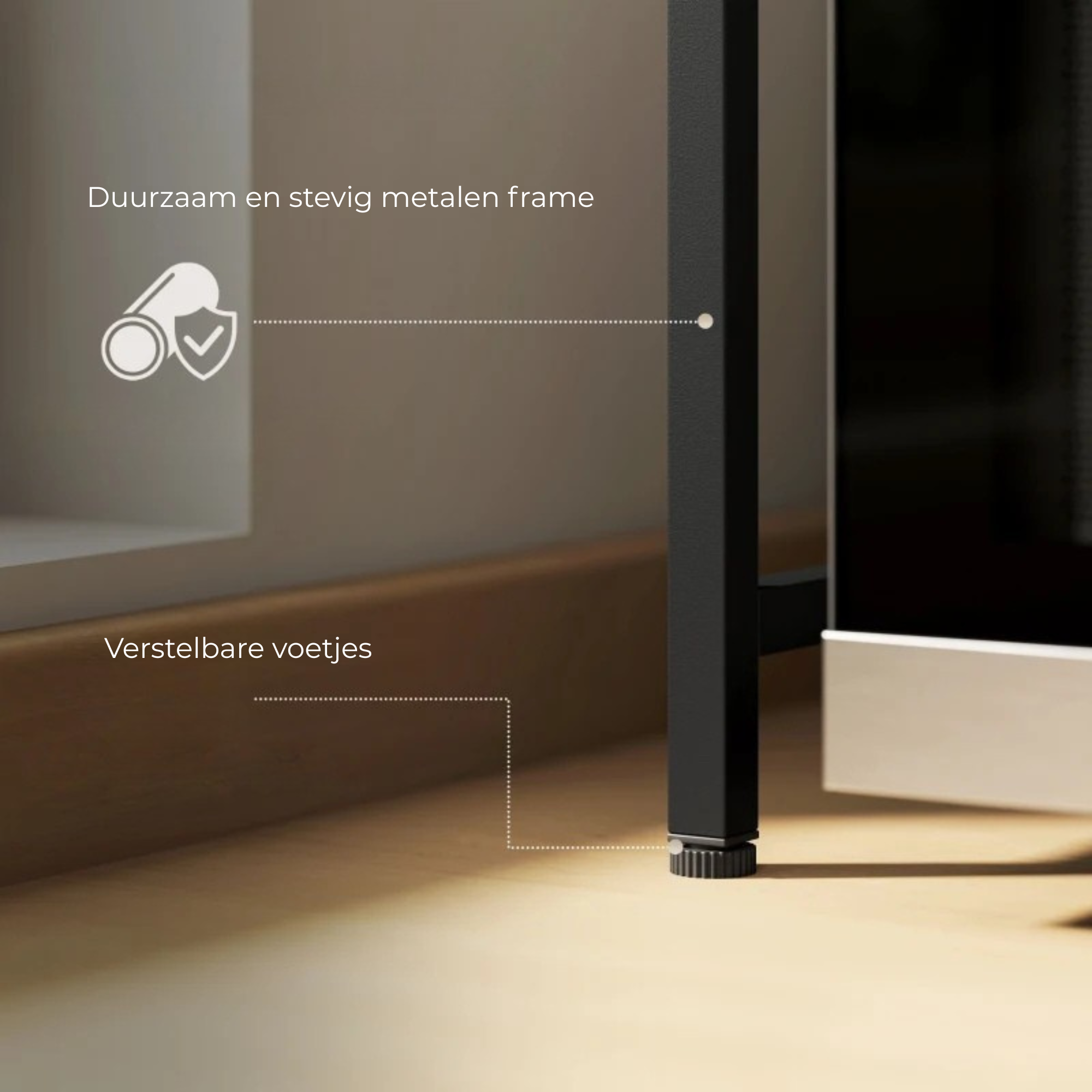 Uitschuifbaar zwart metalen magnetronrek met verstelbare lagen voor keukenruimte met stevig frame en verstelbare voetjes