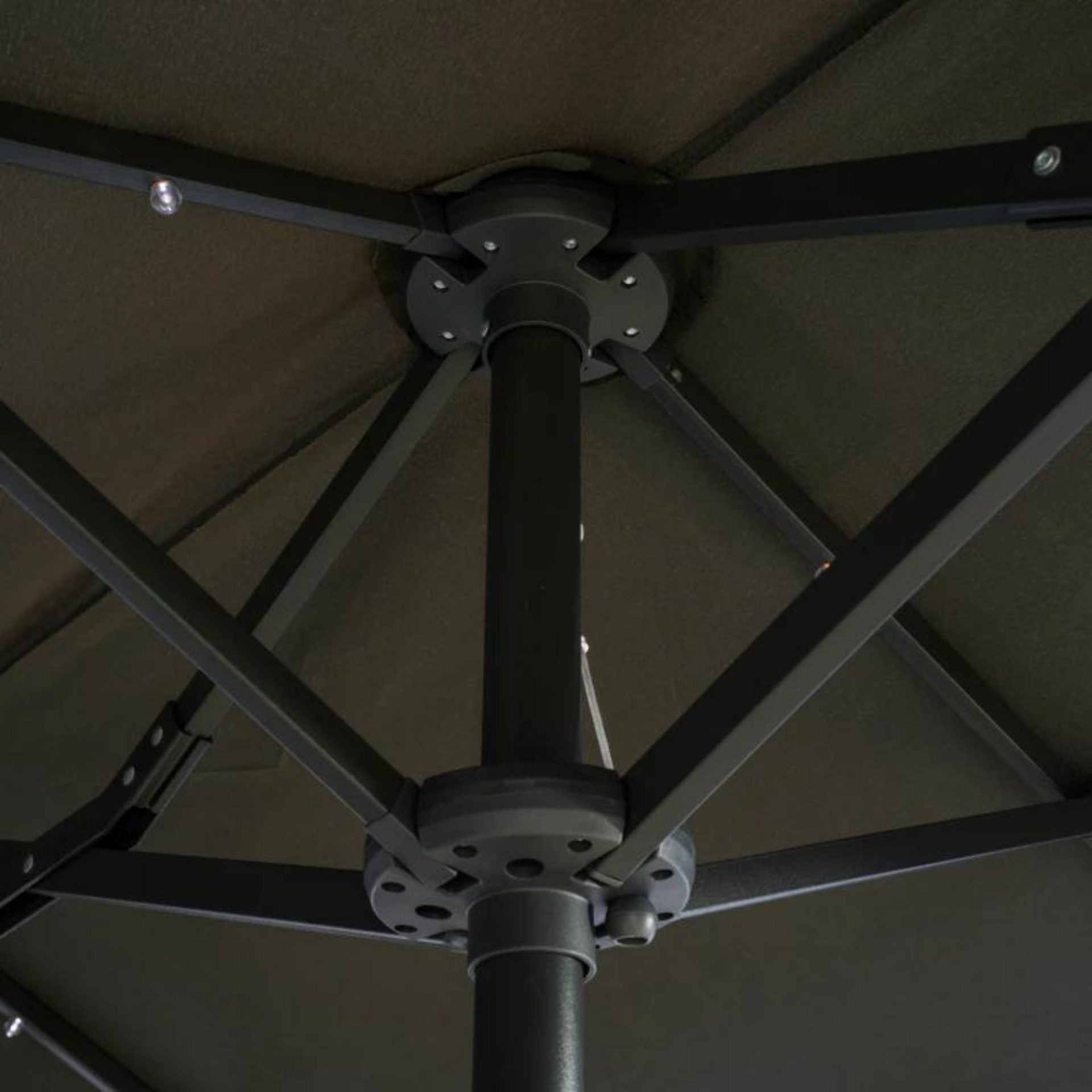 Kantelbare parasol 2,95x1,5x2,19 m met ledverlichting lichtgrijs