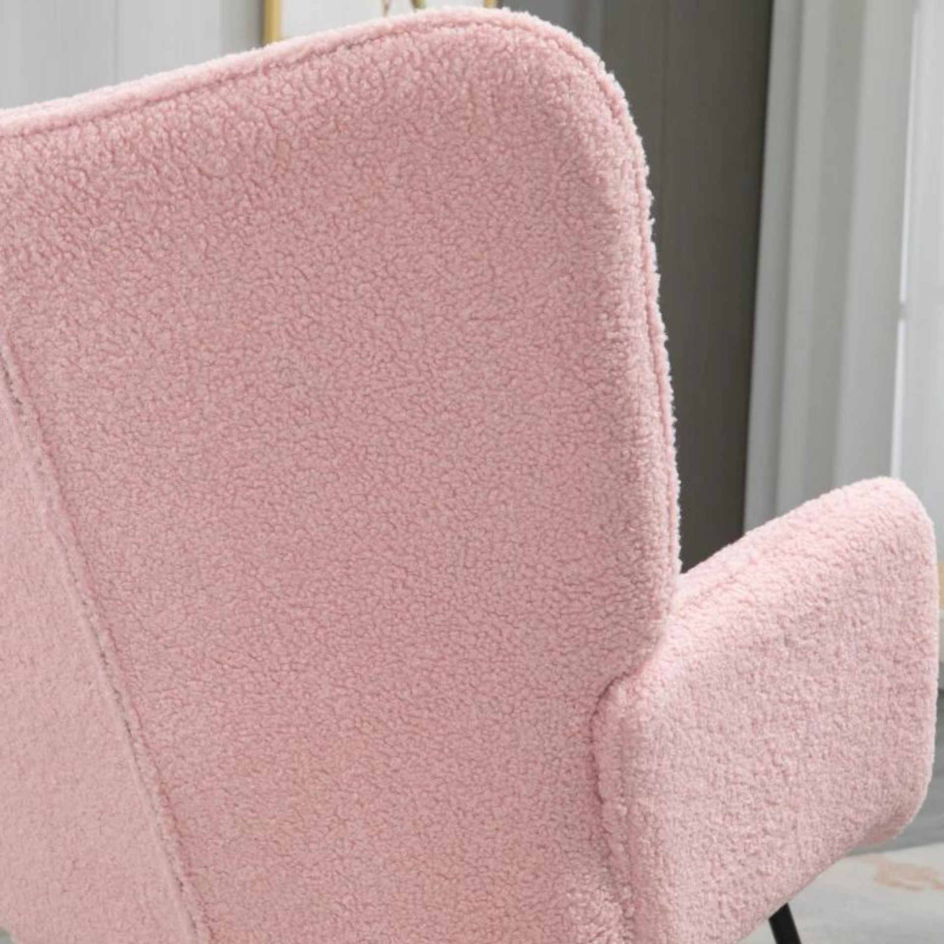 Comfortabele roze schommelstoel voor voeding, lezen en ontspannen | Zenzee