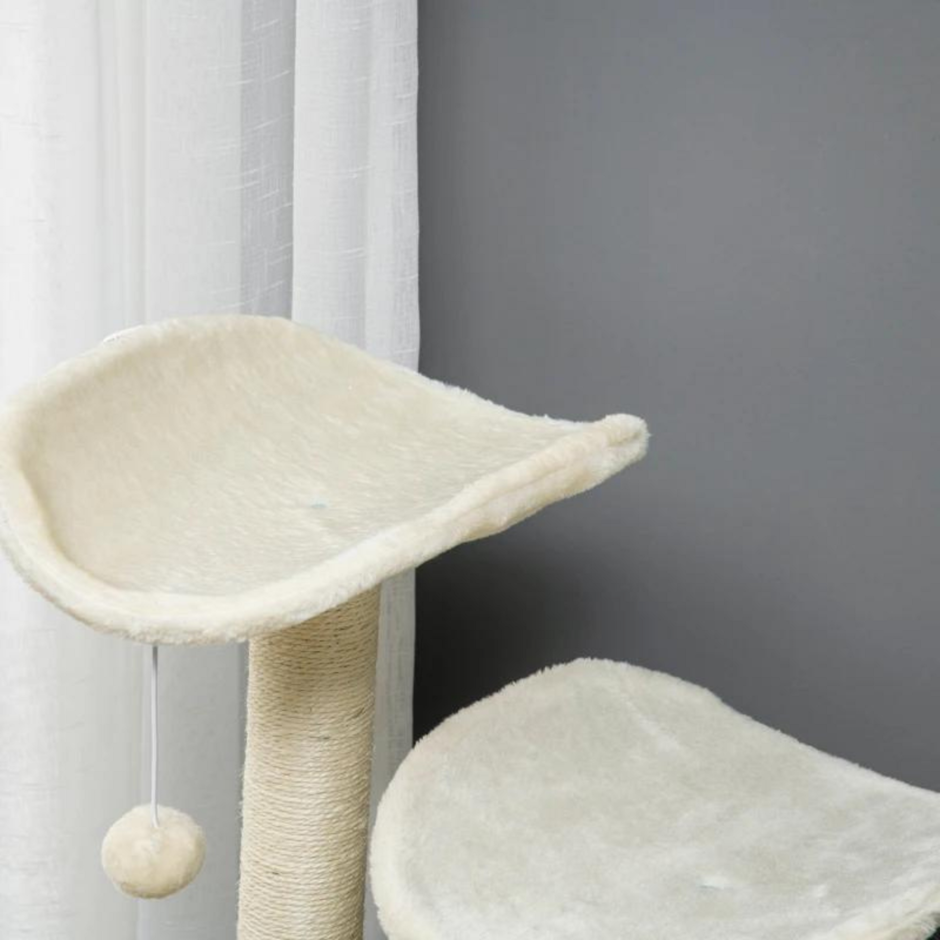 Krabpaal met kattenhuis 110 cm hoog en sisalpalen in crème