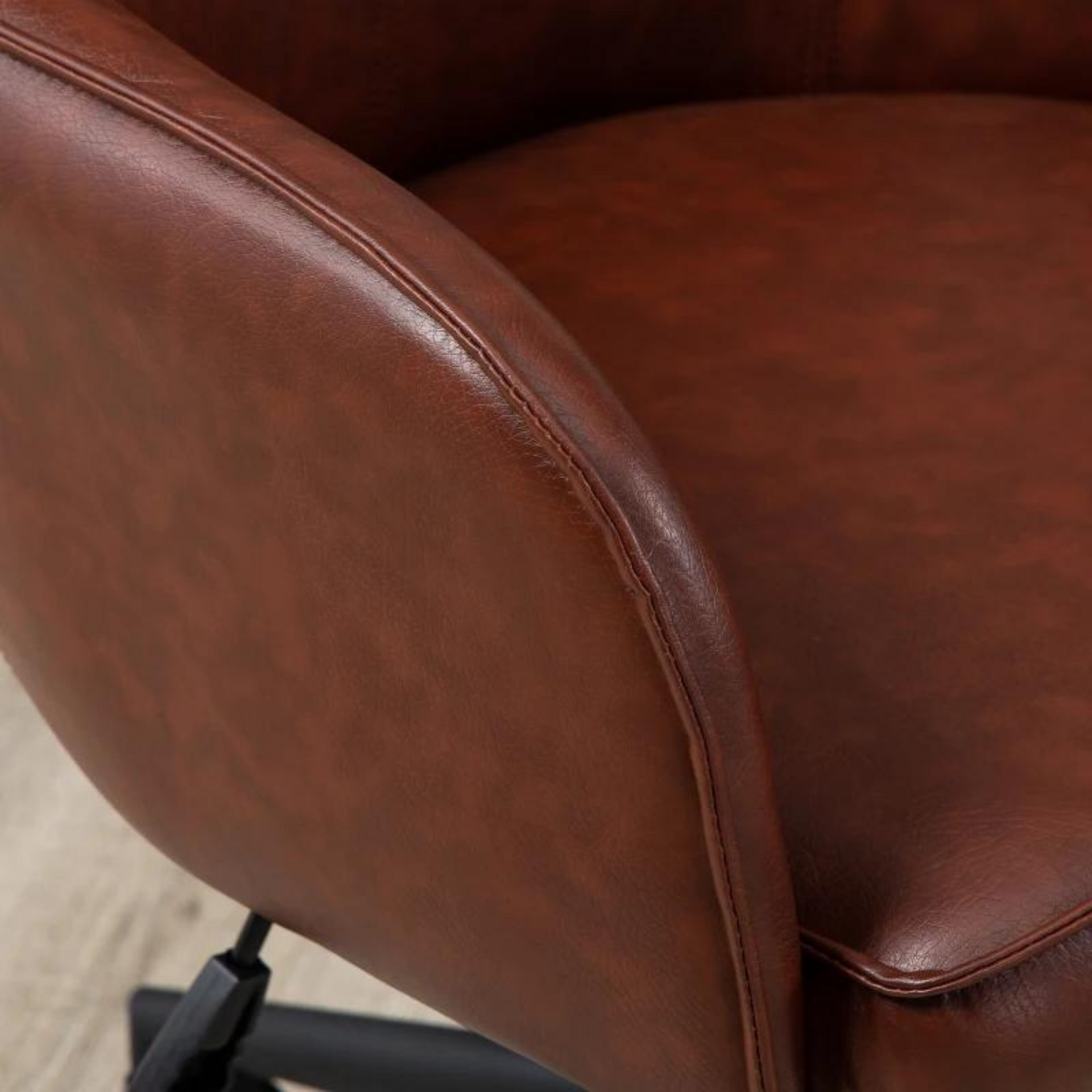 Ergonomische bureaustoel met schommelfunctie in vintage bruin