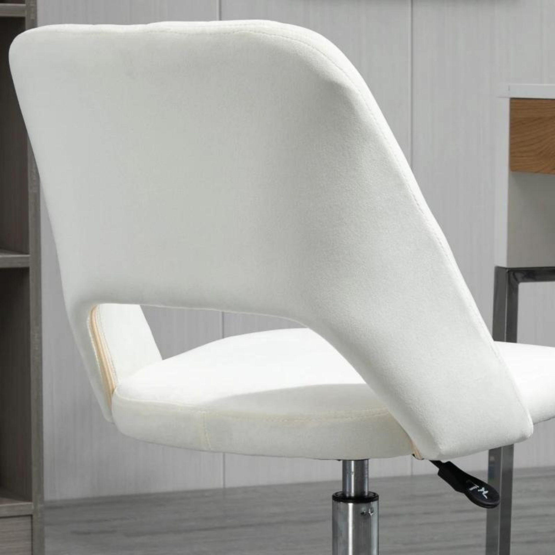 Minimalistische witte bureaustoel – verstelbaar en stijlvol design