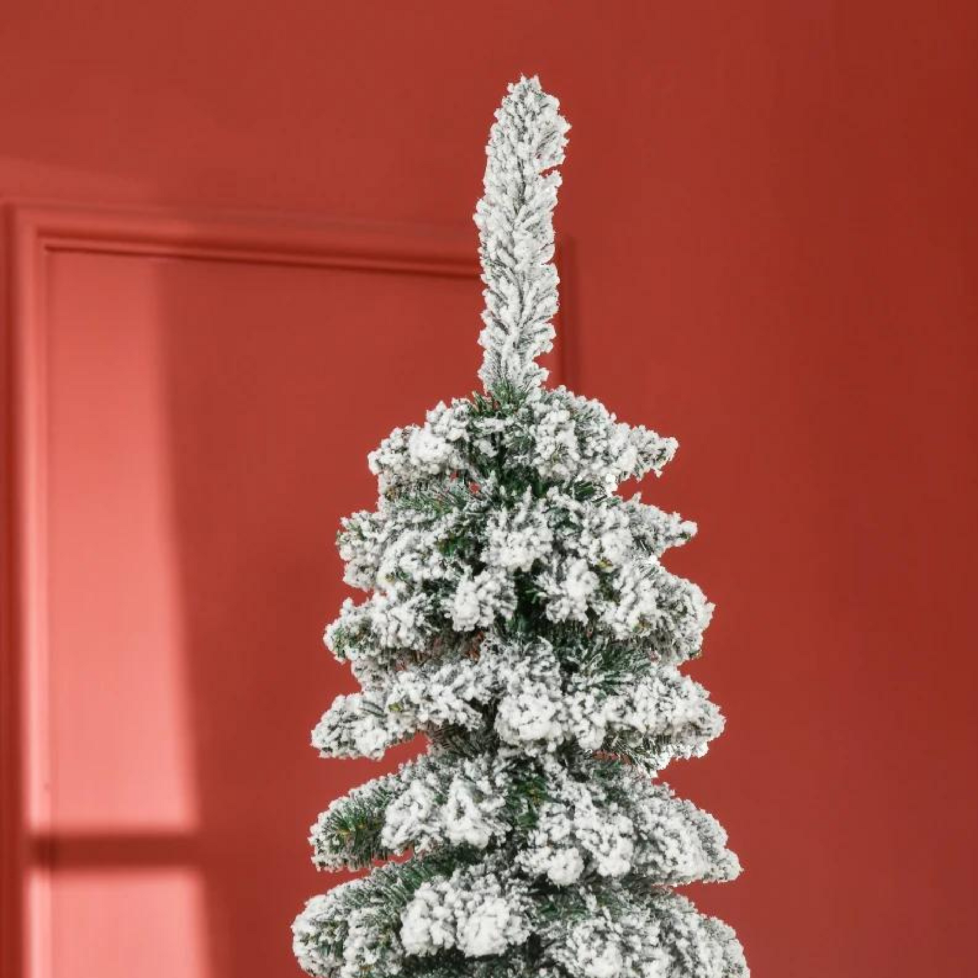 Smalle kunstkerstboom 210 cm – pencil tree met sneeuwaccenten