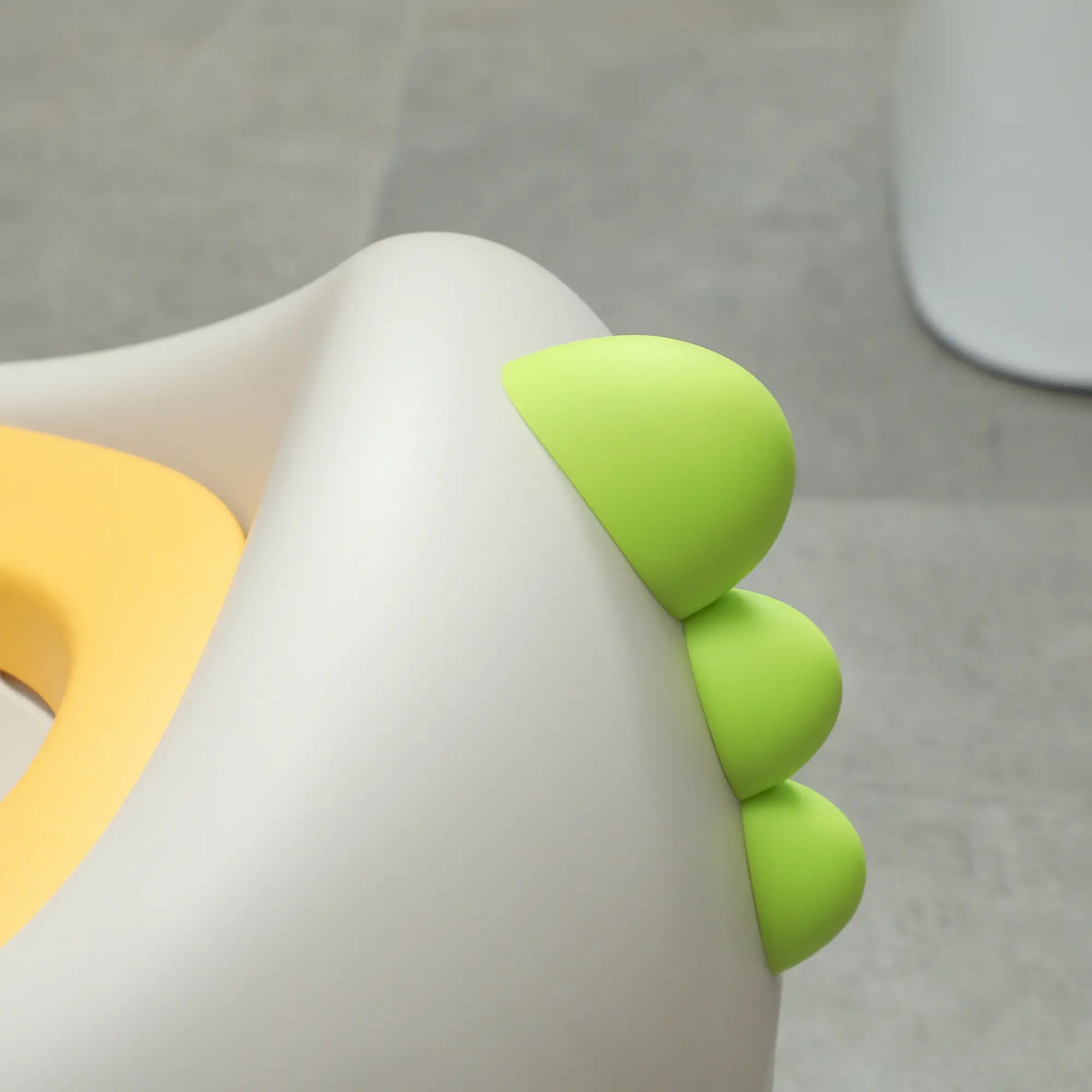 Grijs 3-in-1 kinderpotje met afneembare zitting en kunstlederen kussen – tot 50 kg