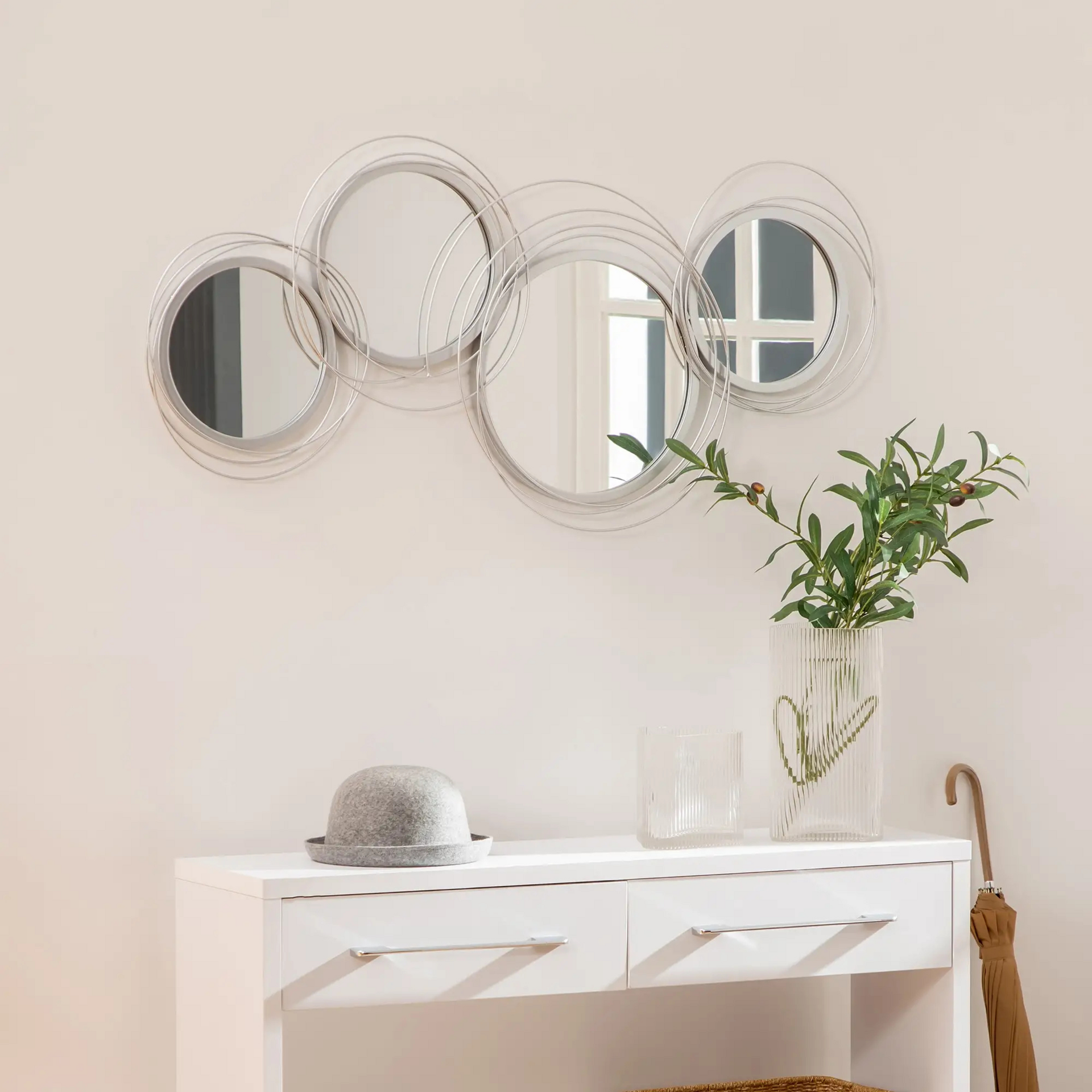 Decoratieve wandspiegel met zilverkleurig metalen frame - 107×56 cm