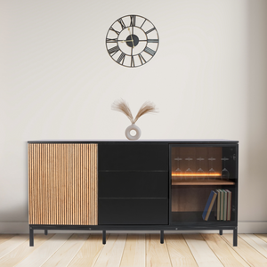 Zenzee Thora dressoir met LED-verlichting – 2 deuren en 3 lades in natuur zwart met decoratieve vaas en wandklok.