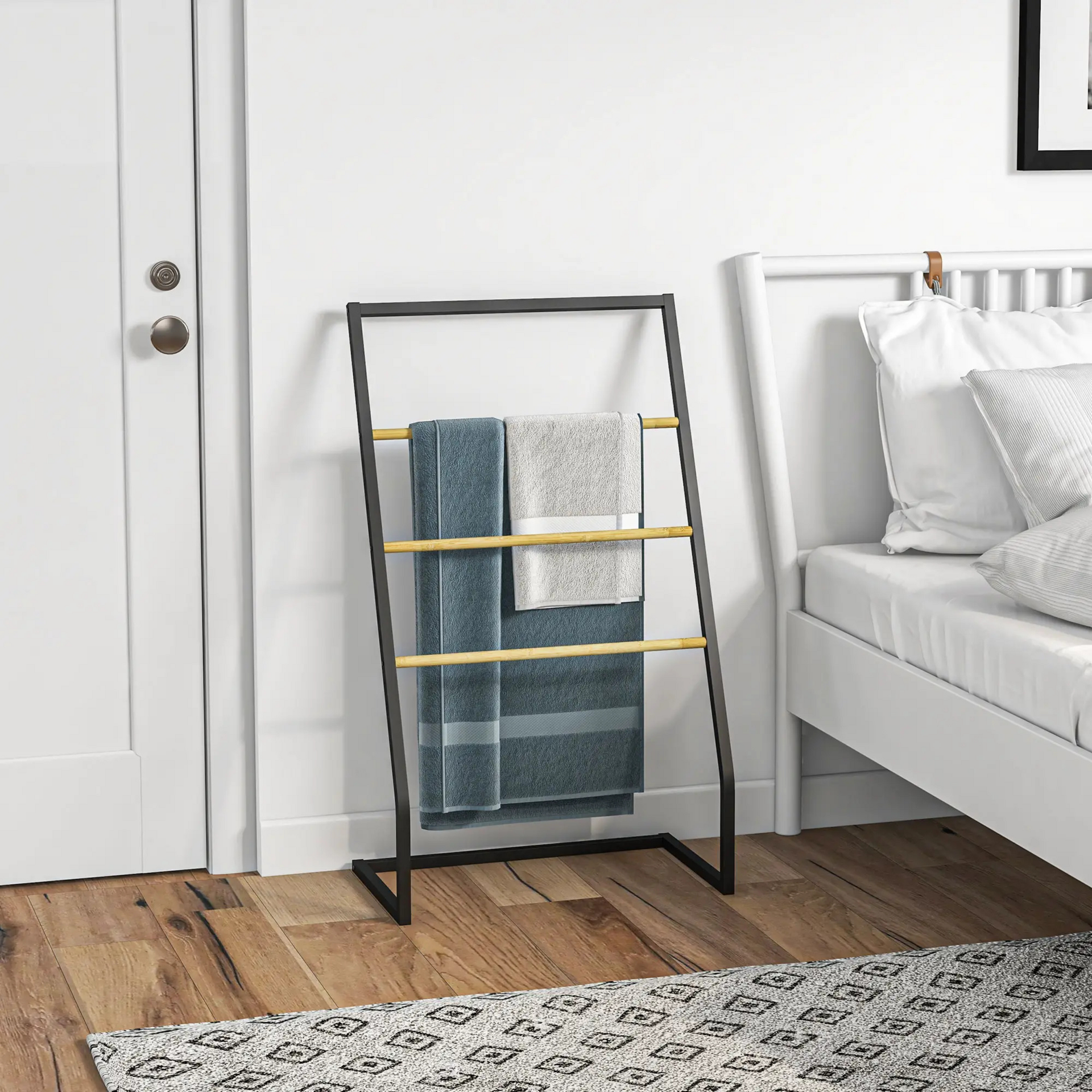 Handdoekenrek van bamboe en metaal – 60x35x102 cm met 3 ophangstangen