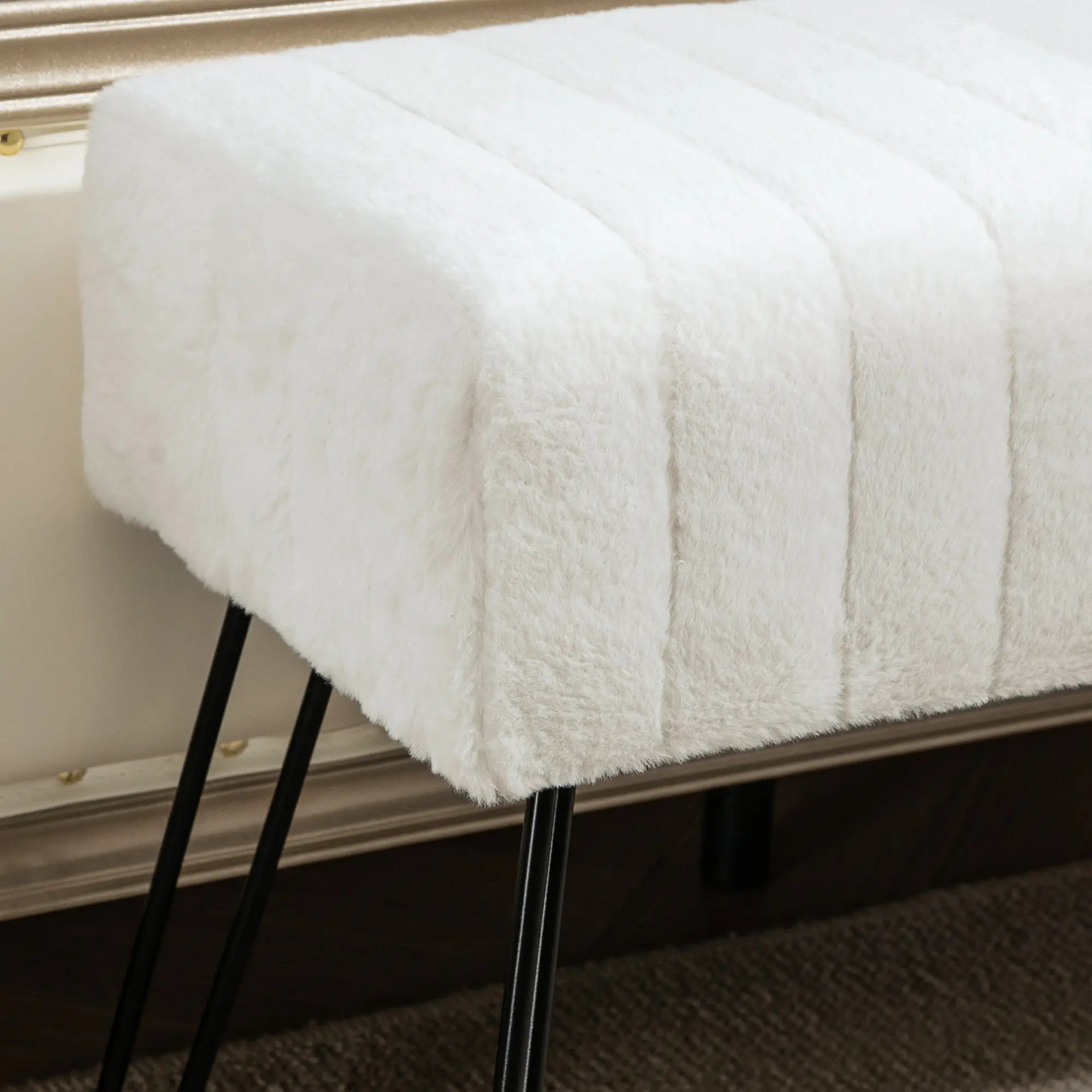 Witte houten bedbank metalen poten – 82x30x47 cm voor hal of slaapkamer