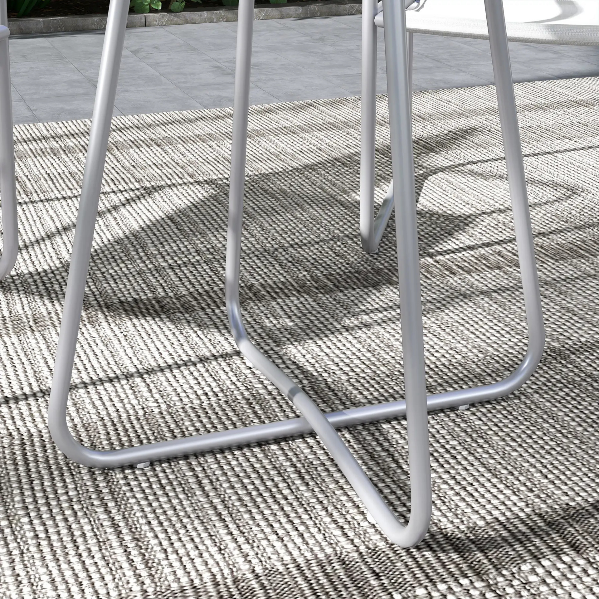 Grijze 3-delige bistroset – ademende stoelen en metalen tafel voor balkon of tuin