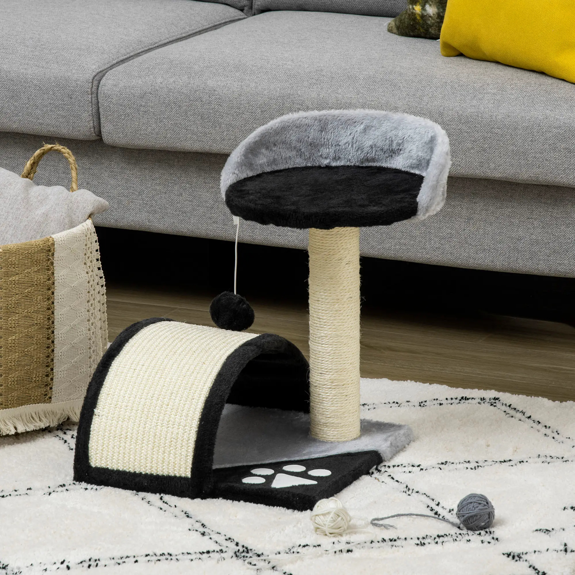 Compacte zwarte krabpaal 35x37x46 cm – met speelbal en sisal