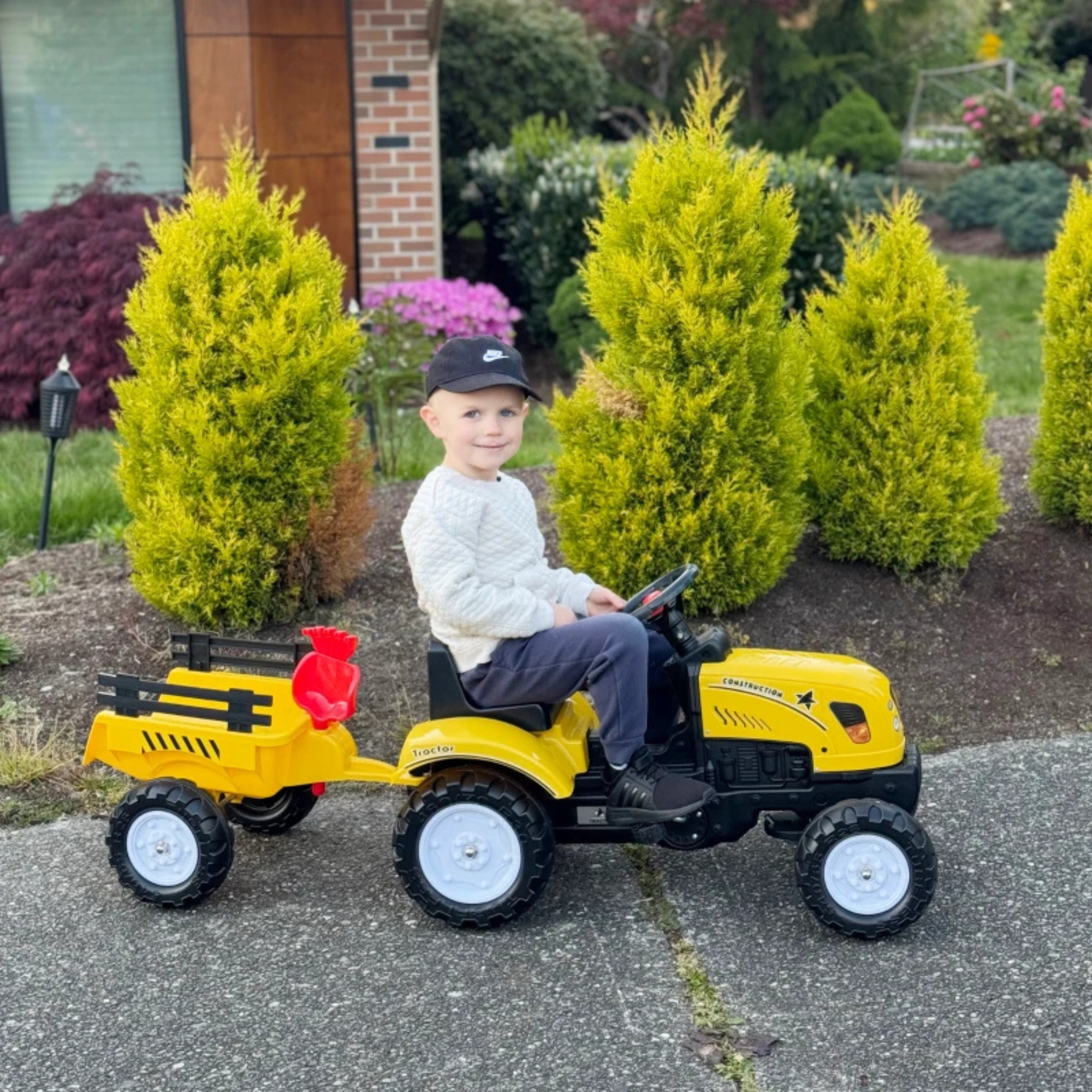 Speelgoed tractor loopfiets voor actief buitenspelen vanaf 3 jaar met trekker en aanhanger voor veelzijdig speelplezier