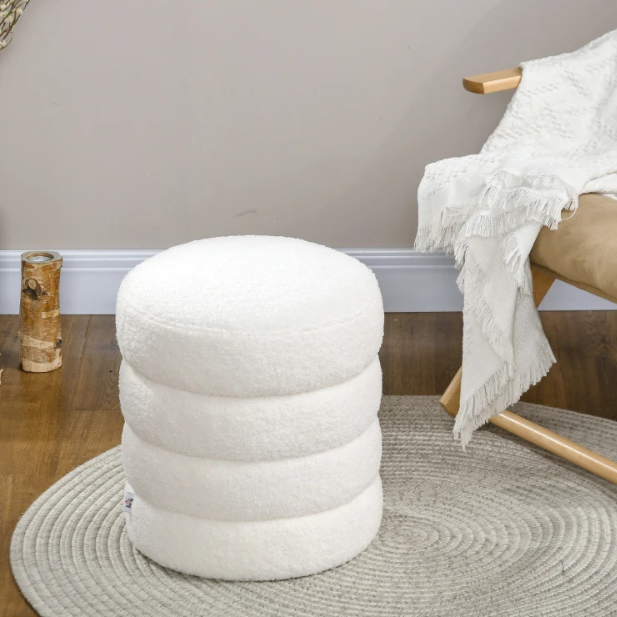 Comfortabel wit rond voetenbankje met modern design 40x45 cm – zacht en stijlvol voor extra zitplaats of relaxmoment