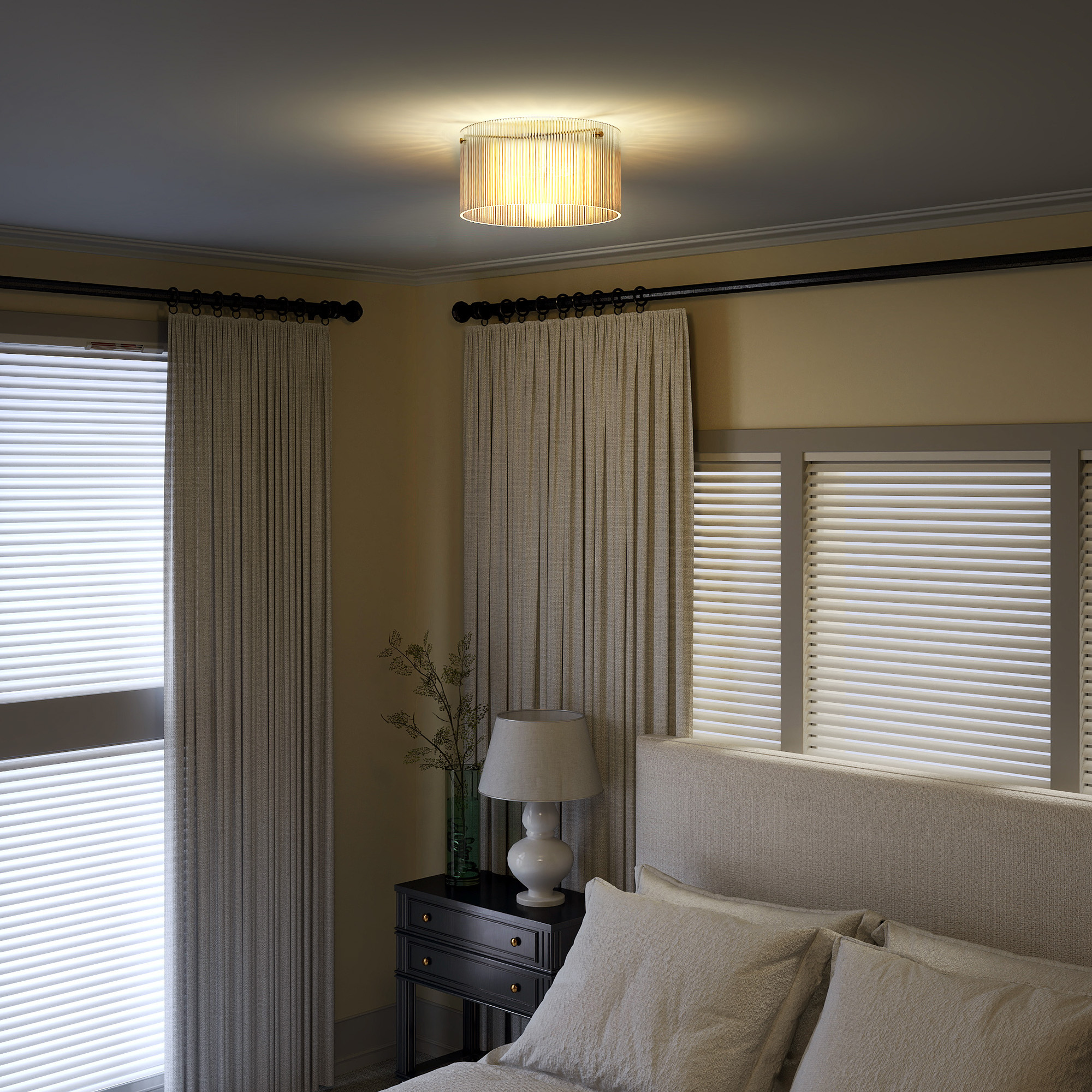 Moderne plafondlamp Ø32 cm voor sfeervolle verlichting met transparante geribbelde kap en metalen frame in slaapkameromgeving